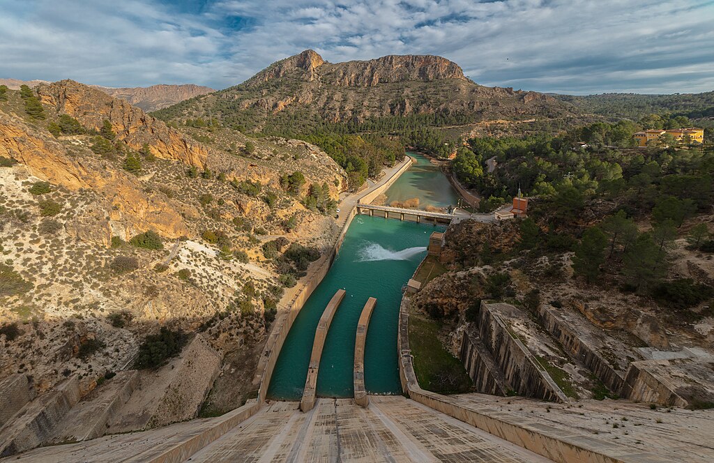 Embalse_de_Cenajo (1)